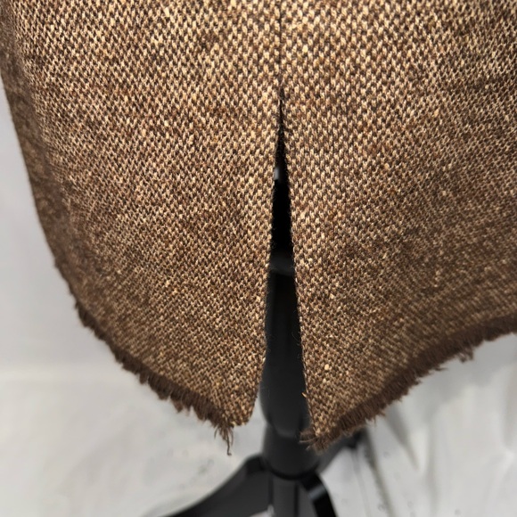 CAROLINA HERRERA: Old Elegance Brown Tweed Dress (v) - Picture 7 of 13